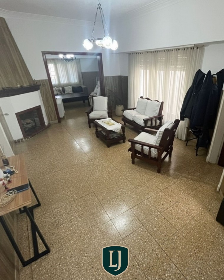 Importante Chalet sobre Av. Favaloro, Balcarce