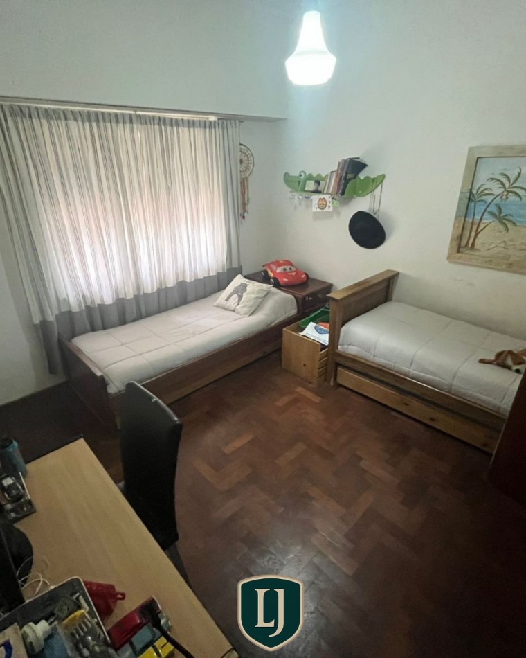 Importante Chalet sobre Av. Favaloro, Balcarce